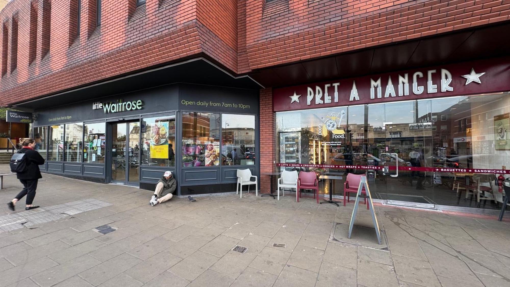 Spacious 9-Person Stay With Free Parking In London Apartment *
